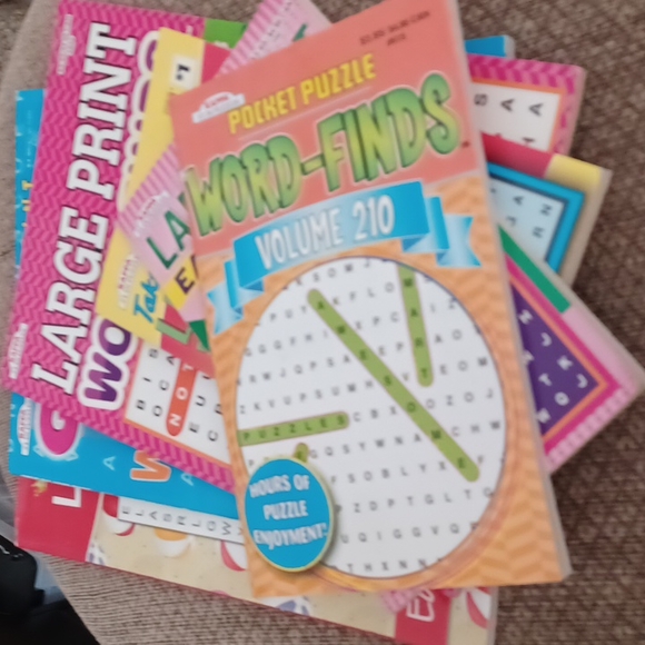 6 Word-Finds puzzles - Picture 1 of 4